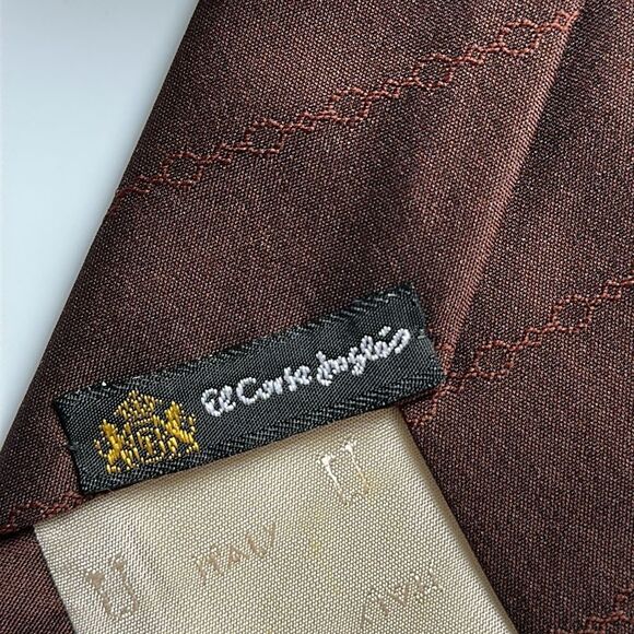 Vintage late 60s/early 70s U Italy Fatto A Mano reddish brown polyester tie - Picture 5 of 7